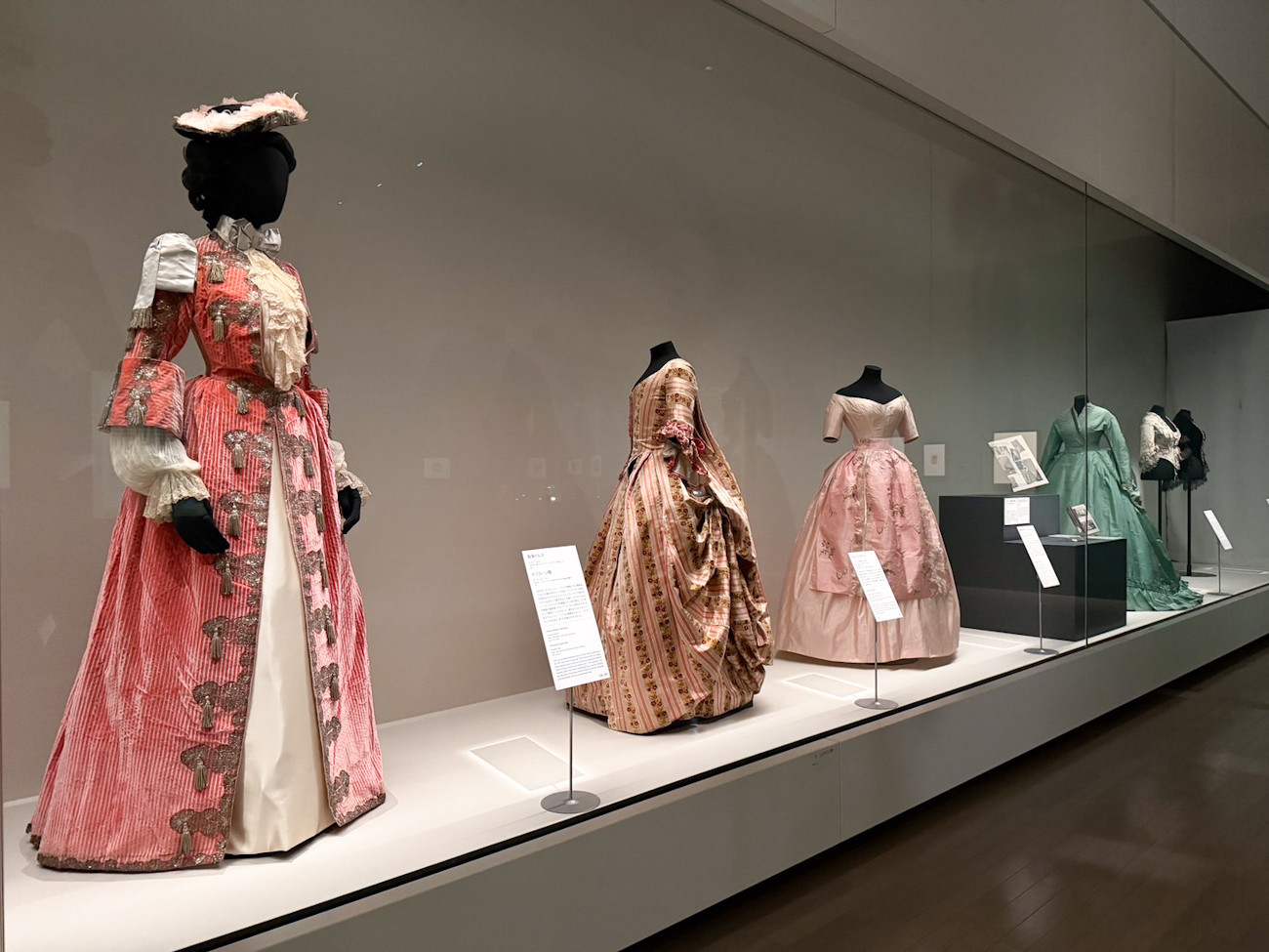 横浜美術館「マリー・アントワネット・スタイル」会場