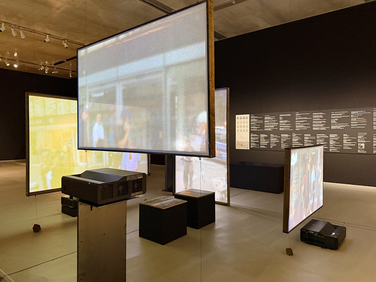 21_21 DESIGN SIGHT「方丈記に学ぶ –生きるを編み直す小さな建築–」会場より 江頭 慎《ロンドン方丈記 - Atlas / Afterimage》