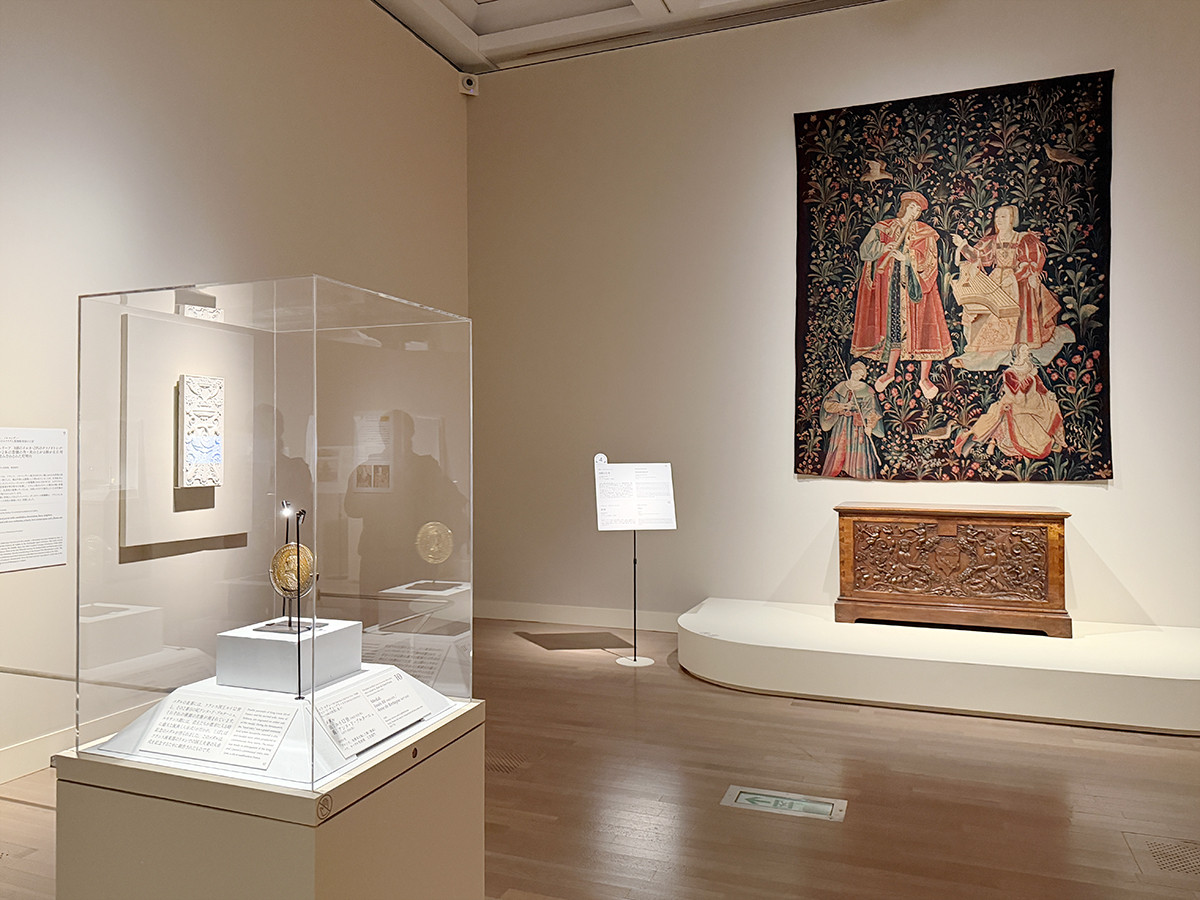 国立新美術館「ルーヴル美術館展　ルネサンス」会場より　第1章「旅」　「ルーヴル美術館展　ルネサンス」国立新美術館、2026年、展示風景
