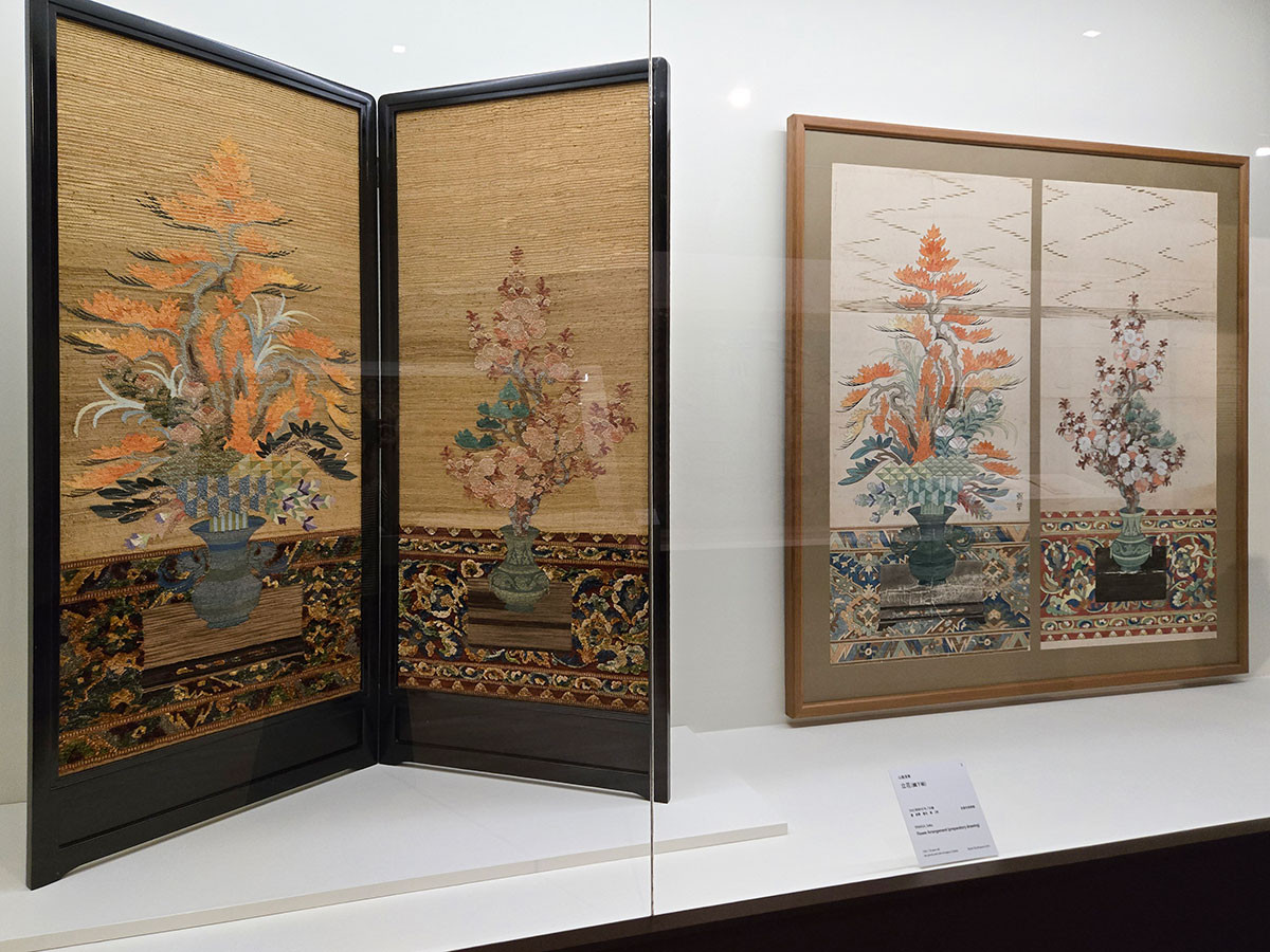 右が下絵 左が手織錦の完成屏風 《立花》 1935年 京都市美術館所蔵