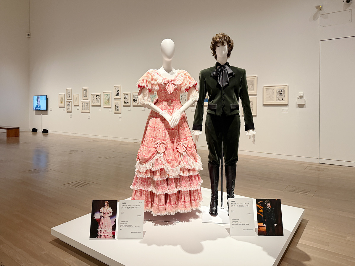 国立新美術館「少女漫画・インフィニティ 萩尾望都×山岸凉子×大和和紀 三人展」会場より 「少女漫画・インフィニティ 萩尾望都×山岸凉子×大和和紀 三人展」国立新美術館、2026-2027年、展示風景