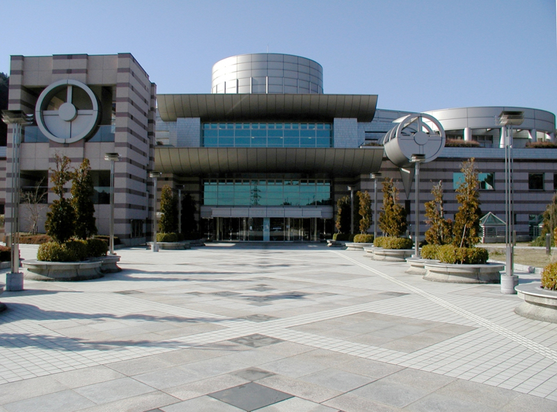 企画展「絶滅危惧種　東南アジアの霊長類―奥田達哉写真展―」