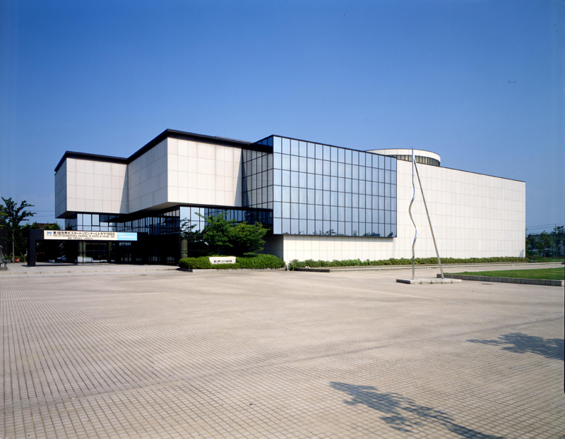 成田亨 美術/特撮/怪獣 ウルトラマン創造の原点