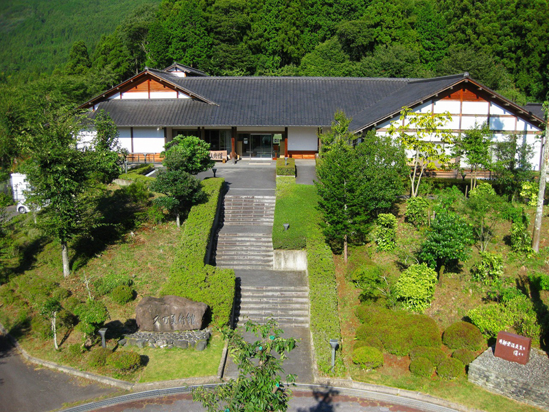 町立久万美術館