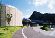 武雄市図書館・歴史資料館