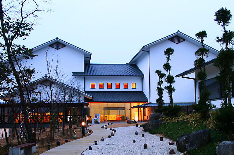 兵庫 陶芸 美術館