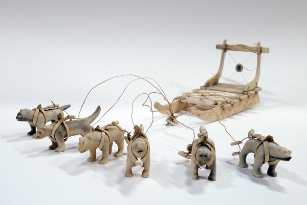 《イヌ橇模型》