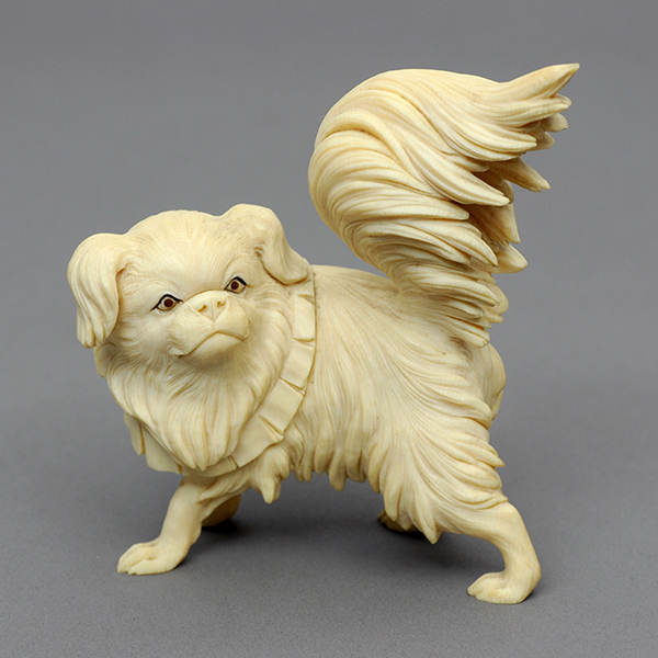《牙彫洋犬置物》