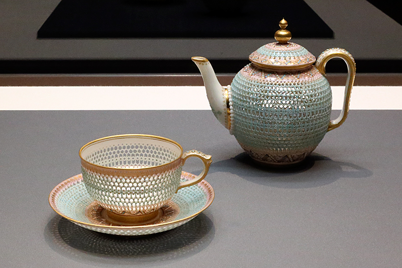 デミタスコスモス　～宝石のきらめき★カップ＆ソーサー～