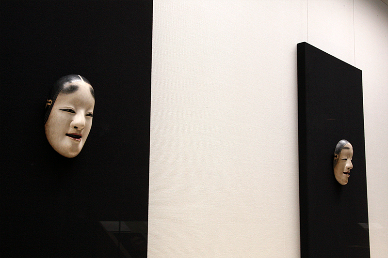 能面と能装束―神と幽玄のかたち―