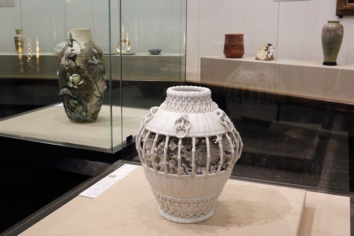 セラミックス・ジャパン　陶磁器でたどる日本のモダン