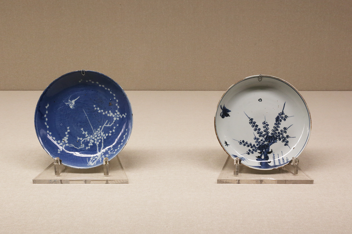 染付 ― 世界に花咲く青のうつわ | レポート | アイエム