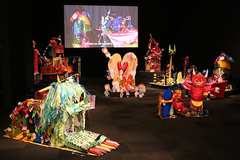 ゴー･ビトゥイーンズ展：こどもを通して見る世界