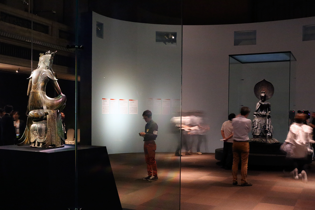 特別展「ほほえみの御仏―二つの半跏思惟像―」