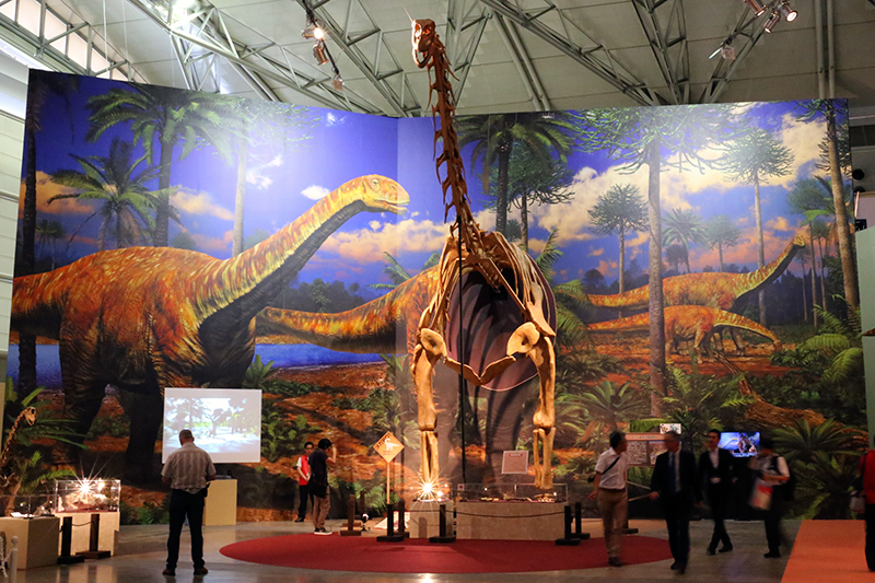 メガ恐竜展2015 ─ 巨大化の謎にせまる ─