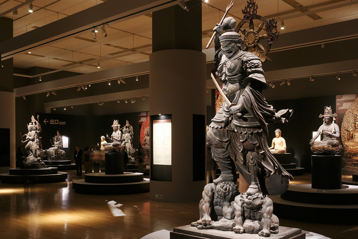 国宝 東寺 ─ 空海と仏像曼荼羅