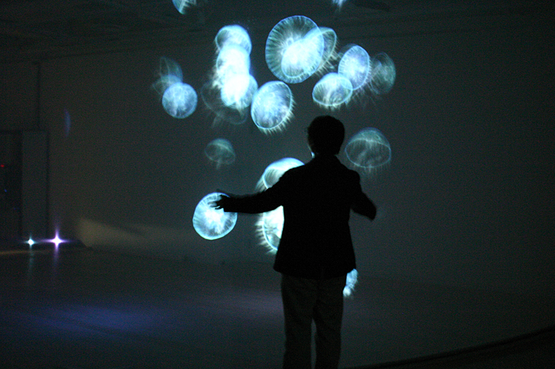 松尾高弘 インタラクティブアート展 -LIGHT EMOTION-