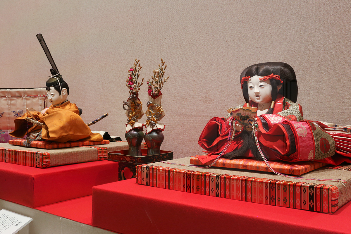 岩﨑家のお雛さまと御所人形