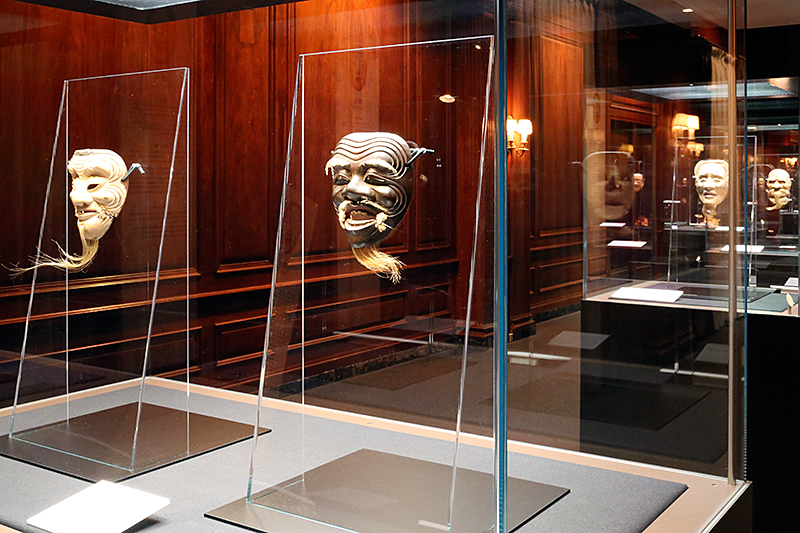 能面と能装束 ─ みる・しる・くらべる ─