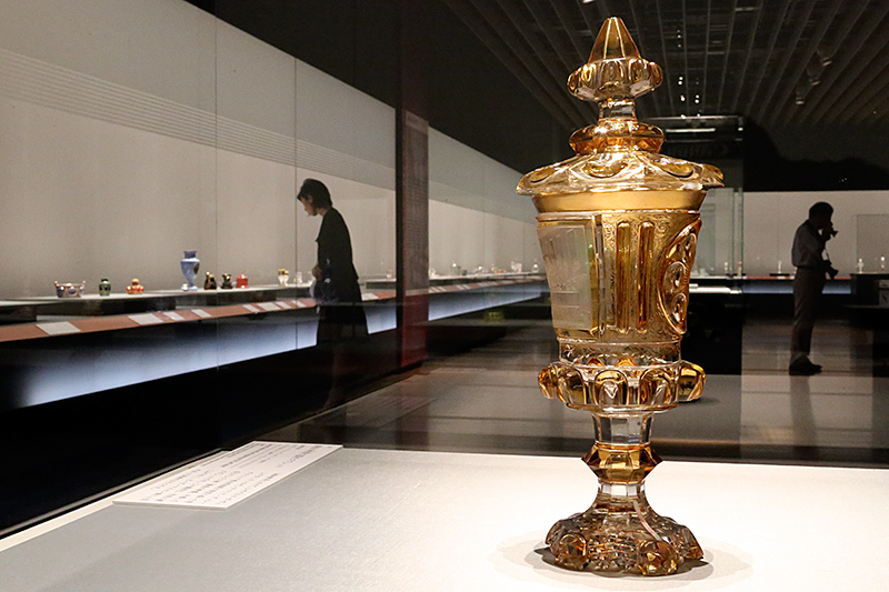 プラハ国立美術工芸博物館所蔵 耀きの静と動 ボヘミアン・グラス