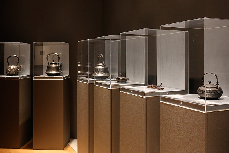 メイド・イン・ジャパン南部鉄器 ─ 伝統から現代まで、400年の歴史 ─